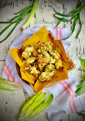 Foto di Frittelle con cipollotto e lattuga Romana