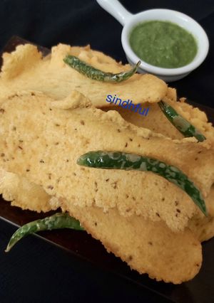 A picture of Fafda.