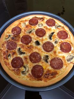 عکسی از دستور پیتزا پپرونی