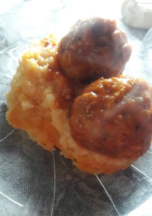 Una foto de Albóndigas con puré