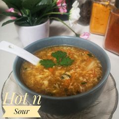A picture of Hot & sour soup.