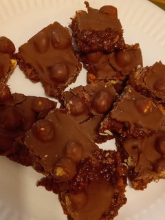 A picture of #christmasgift No cook biscuit crunch.
