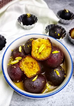 A picture of Kala jamun.