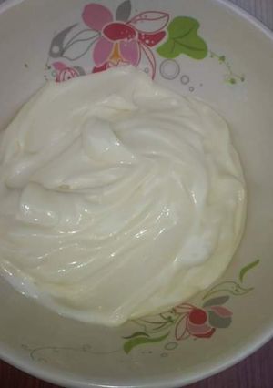 A picture of Homemade mayonise.