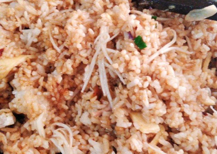 Cara Gampang Menyiapkan Nasi Goreng Jamur Enoki, Lezat
