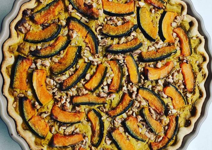 Passi a Preparare Fatto in casa Torta salata alla zucca hokkaido e noci