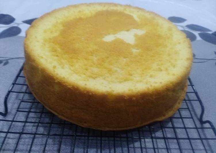 Vanilla sponge cake by chef tayyaba