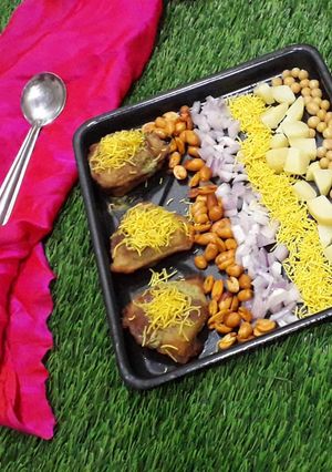 પંજાબી સમોસા ચાટ(Punjabi Samosa Chaat) રેસીપી મુખ્ય ફોટો