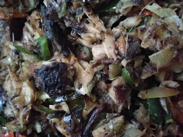 Cara Sederhana Membuat Resep  Oseng kering pindang tongkol cabe ijo yang Bikin Ngiler, Lezat Sekali