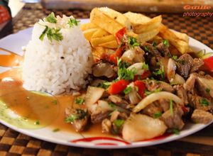 Una foto de Lomo saltado