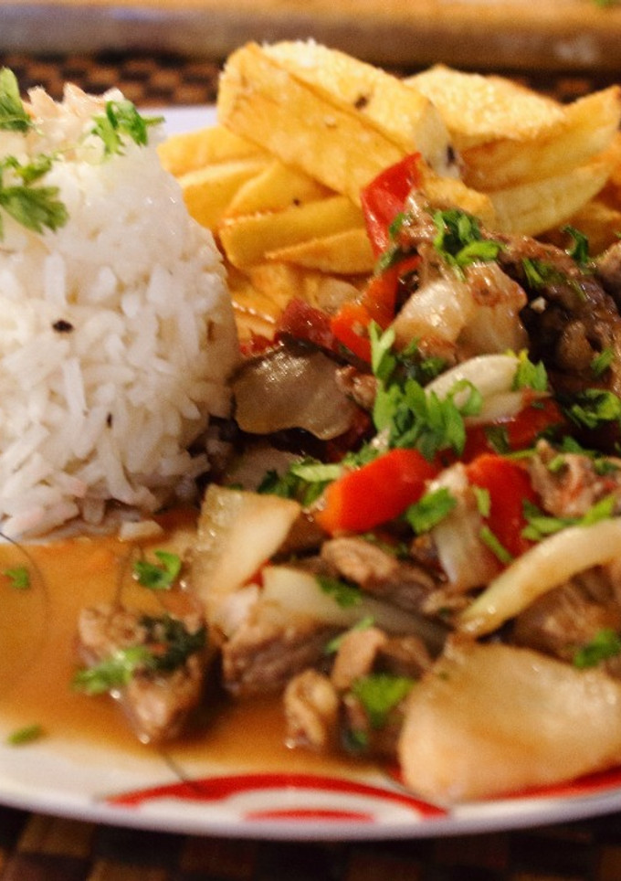 Una foto de Lomo saltado
