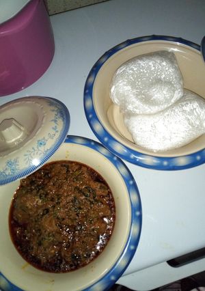 A picture of Tuwan shinkafa miyar egusi.
