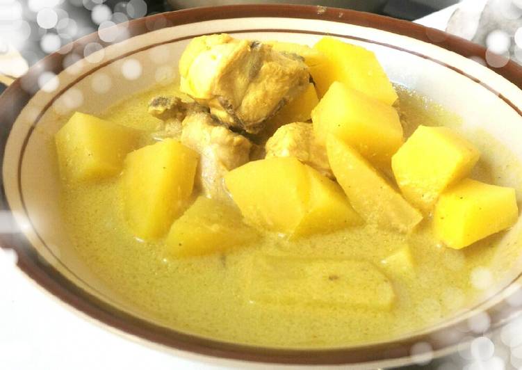 Opor ayam kentang ala Juy