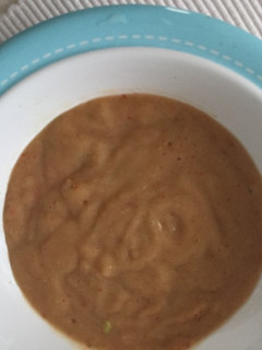 Una foto de Papilla de frutas con aguacate 7 meses 🍓🥑🍐