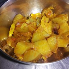 A picture of Lasuni Aloo.