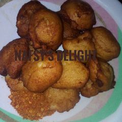 A picture of Qosai (Beans cake).