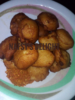 A picture of Qosai (Beans cake).