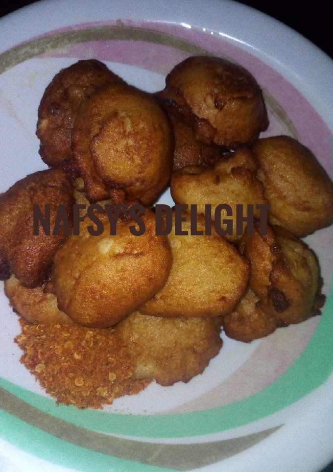 A picture of Qosai (Beans cake).
