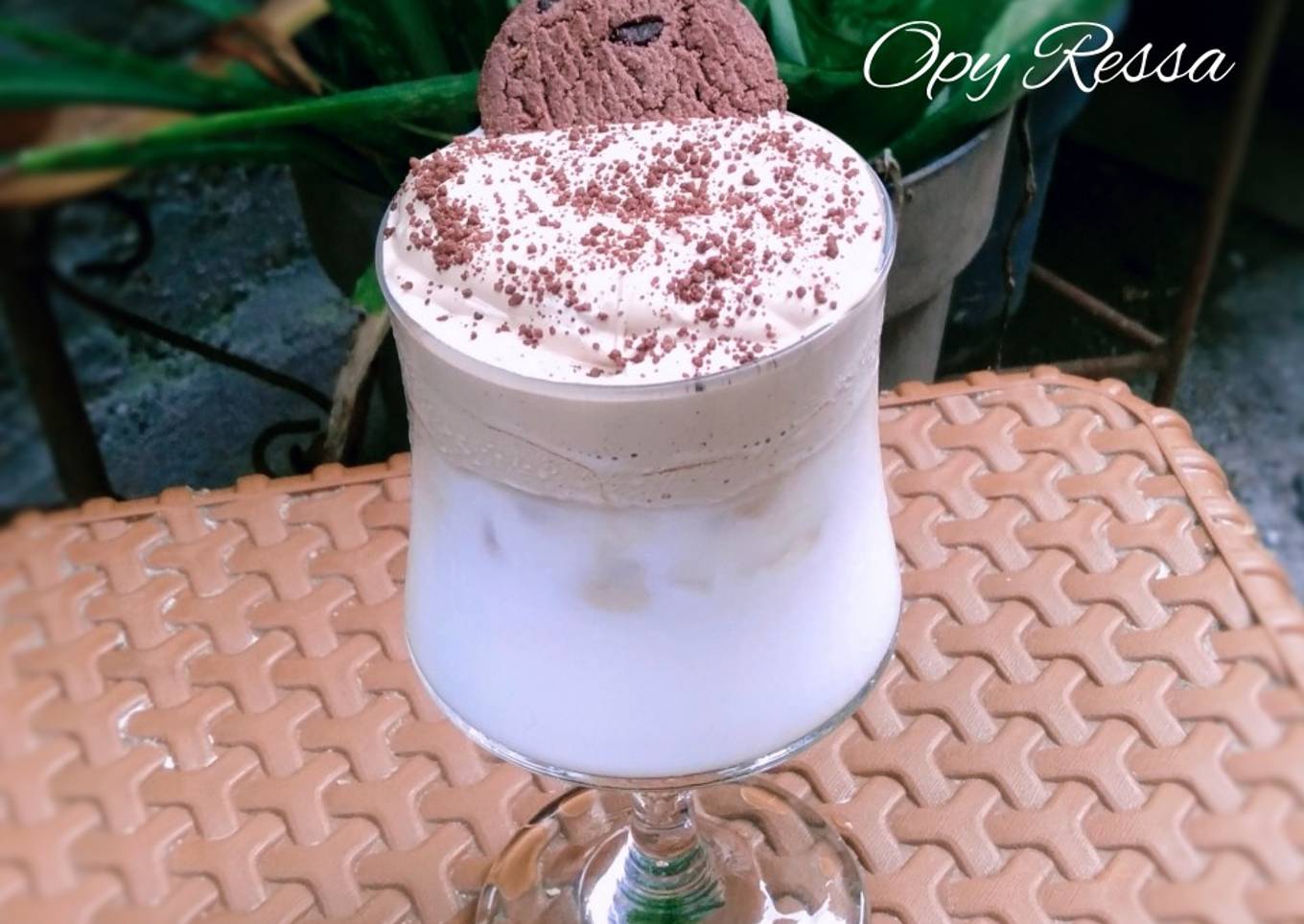 Dalgona coffee