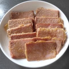 A picture of Luncheon Meat.