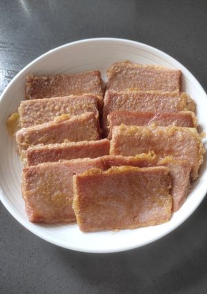 A picture of Luncheon Meat.