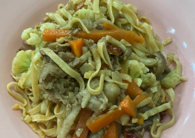 Resep Healthy Beef + Veggie Noodle Oleh Melinda Mochtar - Cookpad