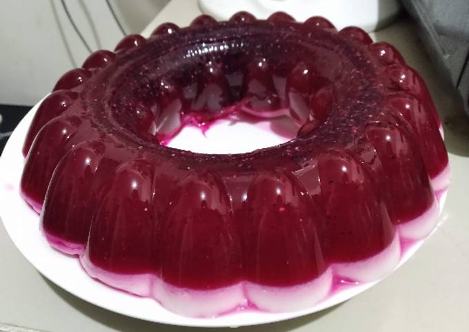 Cara bikin Puding buah naga lapis susu Cara bikin Puding buah naga lapis susu