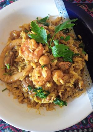 Una foto de Mix de mariscos con arroz