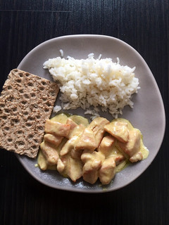 Una foto de Pechuga de pavo con salsa de curry