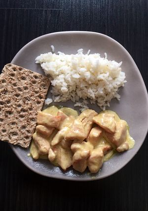 Una foto de Pechuga de pavo con salsa de curry