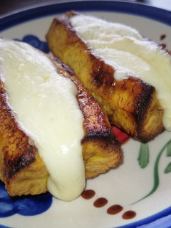 Una foto de Plátanos con queso