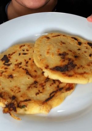 A picture of Chicken pupusas.