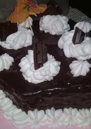 صورة لوصفة كيكة بذوق الشوكولا والكراميل 🍫🍰🎂