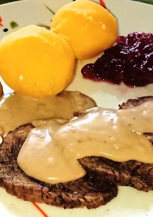 Svéd 🇸🇪 hagyományos borjúsült "kalvstek" roquefort-os és feket recept fotója