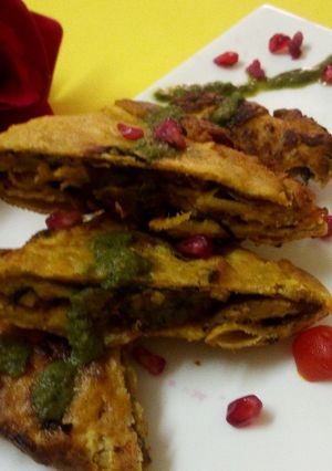 A picture of Phulka pakora roll.