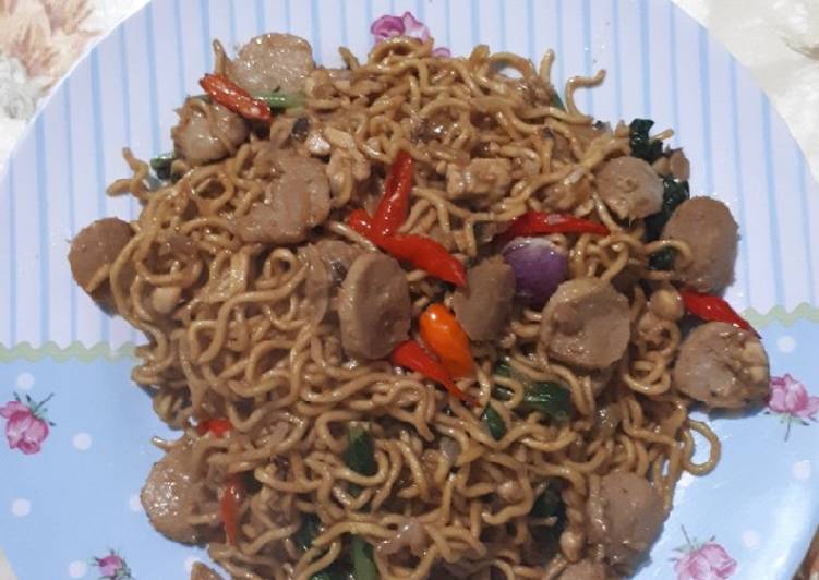 Bagaimana Menyiapkan Mie Goreng Jawa, Lezat