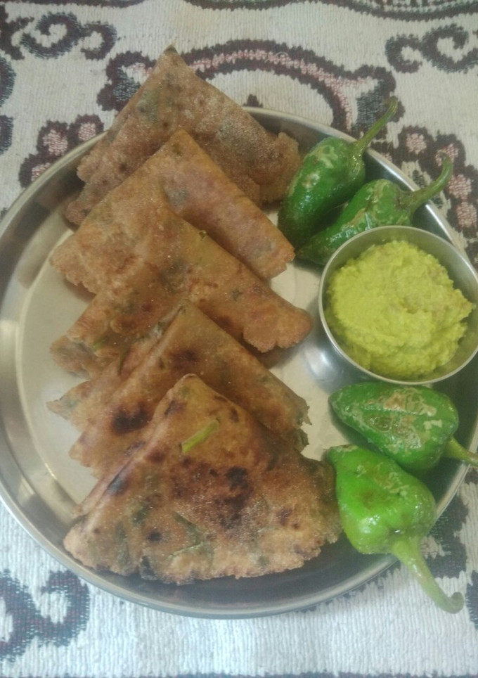 રાજગરા ના થેપલા (Rajgira Thepla Recipe In Gujarati) રેસીપી મુખ્ય ફોટો