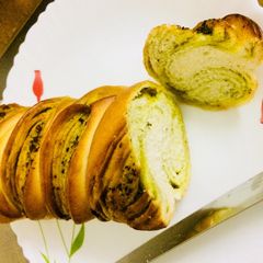 Peas Pesto Bread loaf A picture of Peas Pesto Bread loaf.