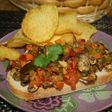 Tosta de portobellos y verduritas salteadas