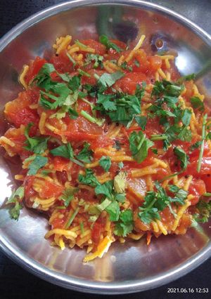 ઢાબા સ્ટાઇલ સેવ ટામેટાં (Dhaba Style Sev Tomato Recipe In Gujarati) રેસીપી મુખ્ય ફોટો