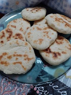 Una foto de Pan rápido sin levadura en sartén