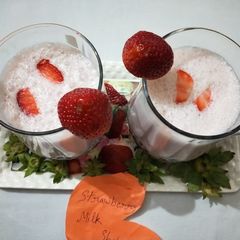 A picture of Strawberry shake.