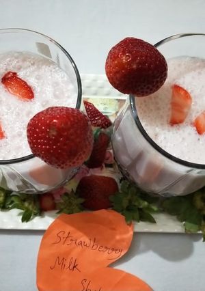 A picture of Strawberry shake.