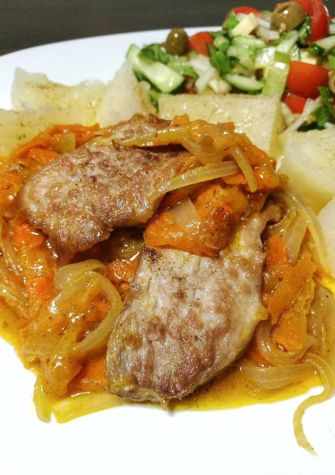 Відбивні у кисло-солодкому соусі з овочами