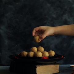 A picture of Peanut Jaggery Ladoos.