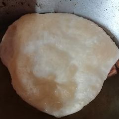 A picture of Bhatura.
