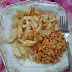 A picture of Irish Potato and egg sauce.
