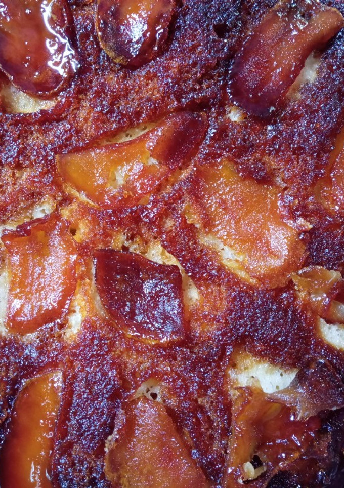 Una foto de Torta de manzana invertida