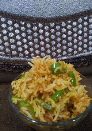 સેઝવાન રાઈસ (Schezwan Rice Recipe In Gujarati) રેસીપી મુખ્ય ફોટો