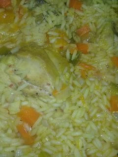 Una foto de Guiso de arroz rápido y rico...🤗😄